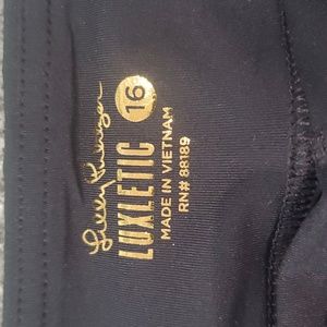 woman's athletic skort. Never worn, tags on Lily Pultizer